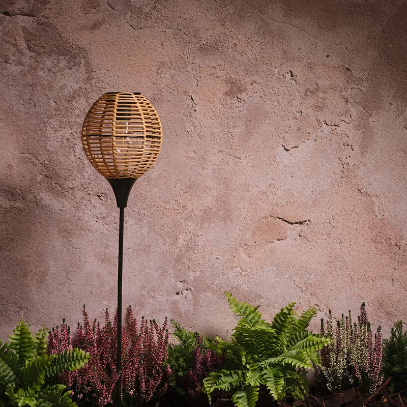 Solar-Gartenstecker in Rattan-Optik mit warmweißer LED