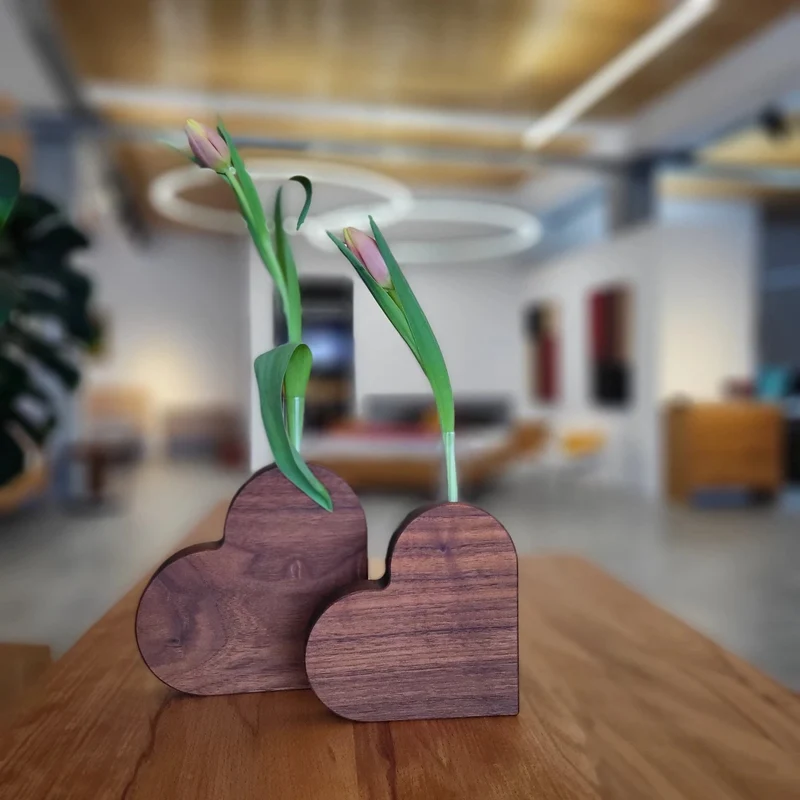 Holzherz mit Reagenzglas groß