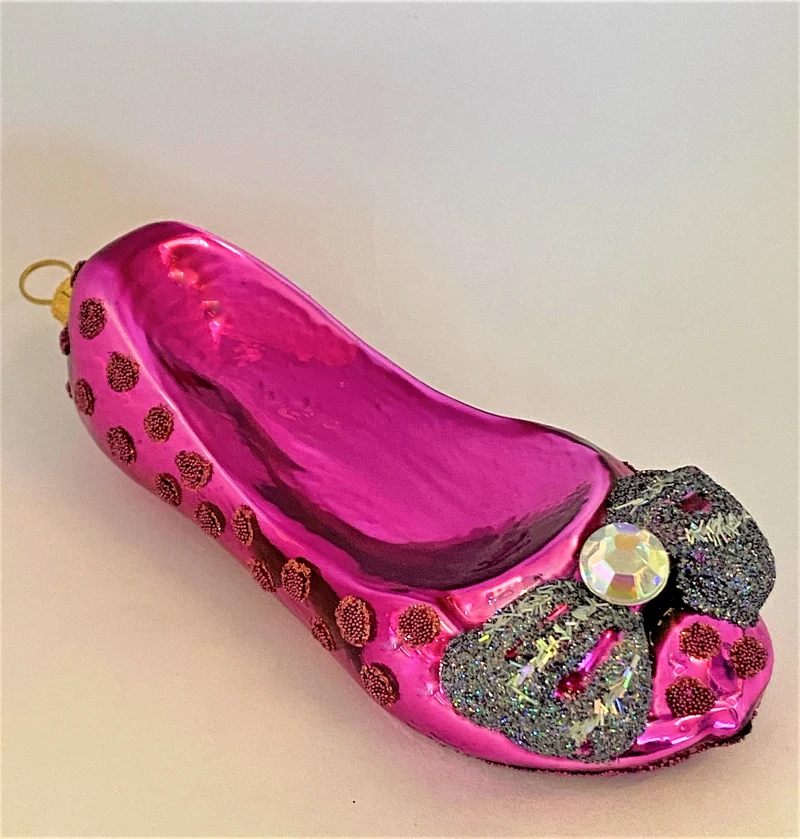 Pinkene Ballerina mit silberner Schleife