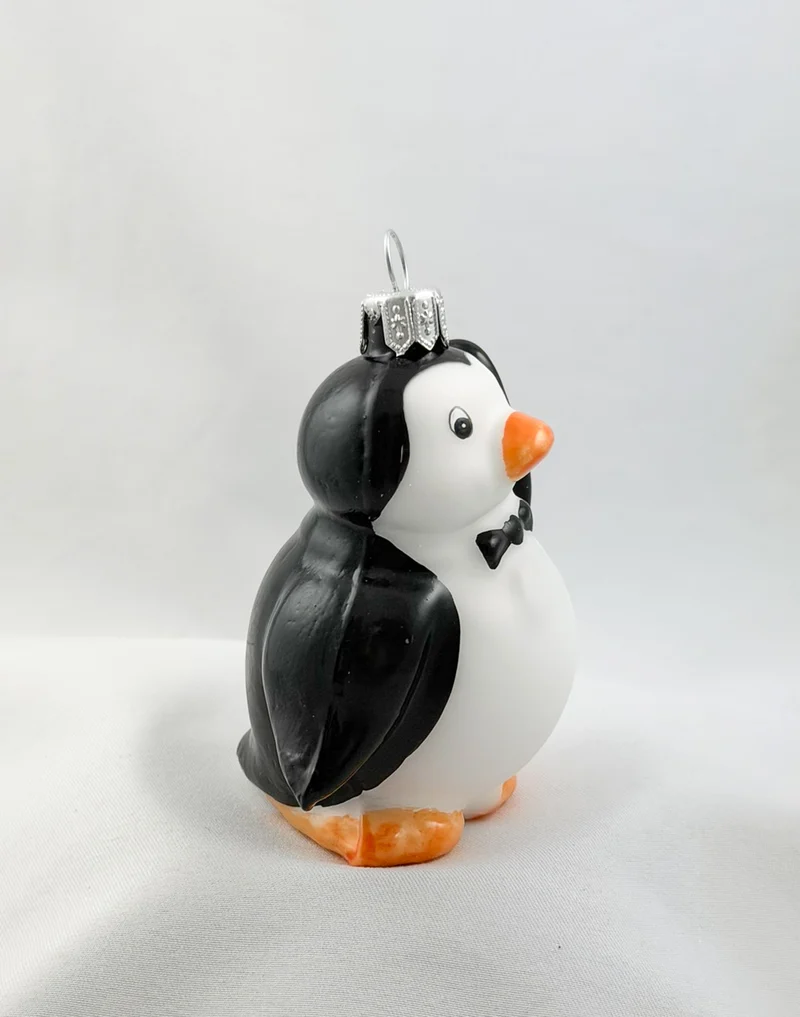 Süsser Pinguin mit schwarzer Fliege