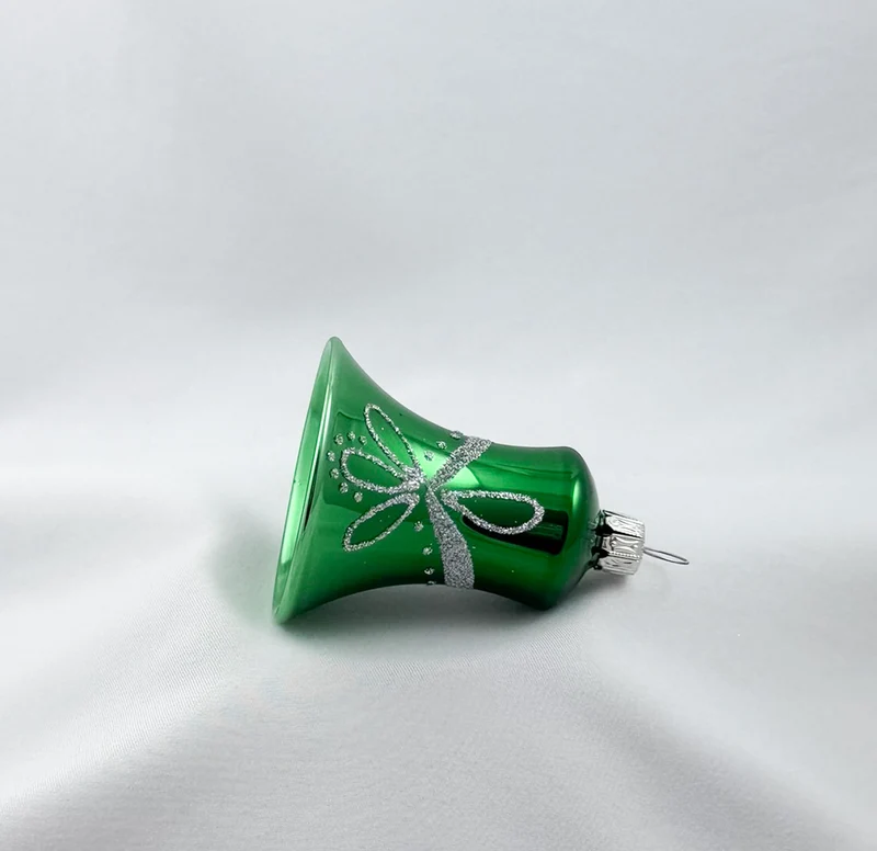 Weihnachts-Glöckchen Grün mit silbernem Dekor