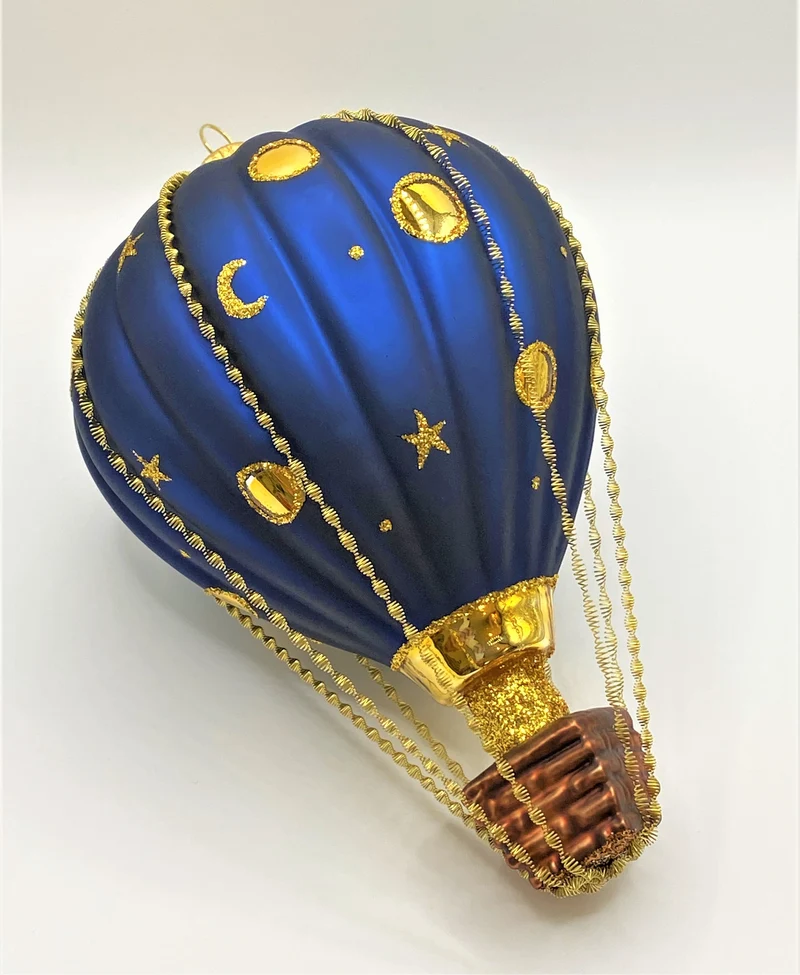 Heissluftballon Sonne, Mond und Sterne im blauen Nachthimmel
