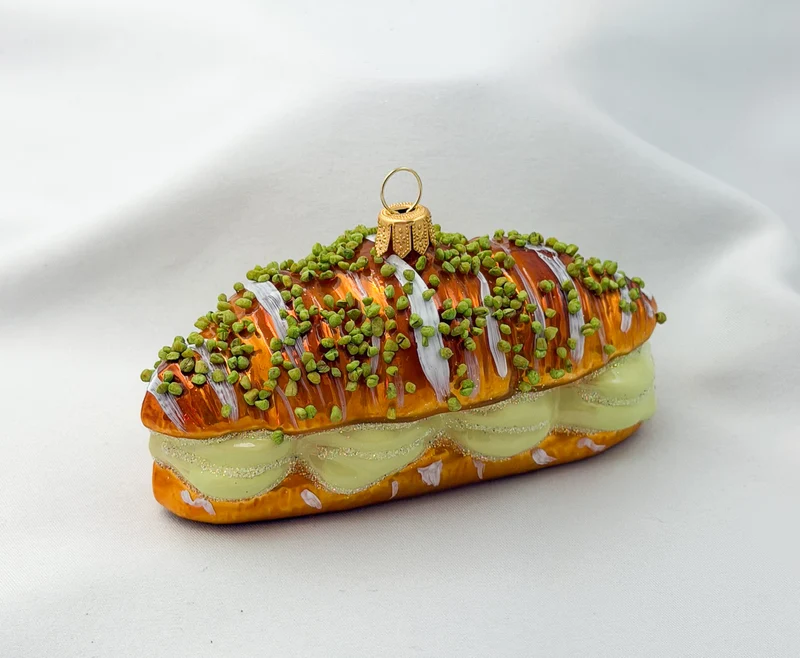 Croissant mit Pistazien-Creme Füllung, Gipfeli