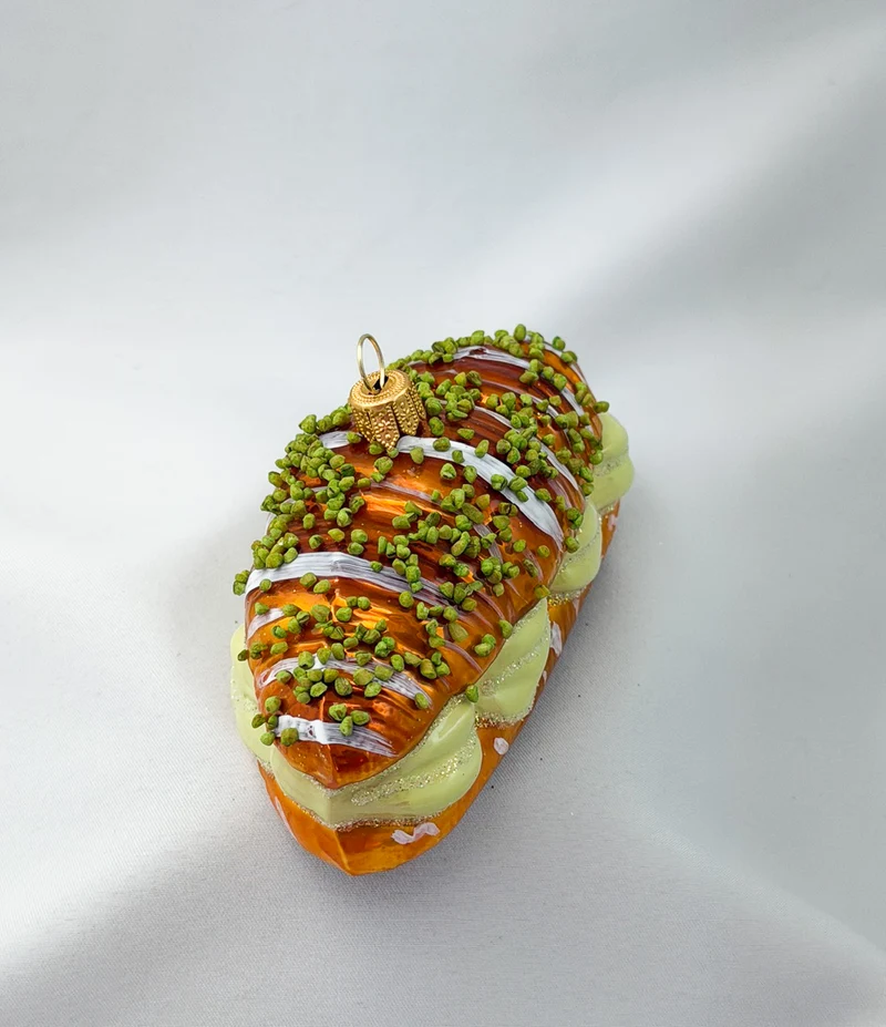 Croissant mit Pistazien-Creme Füllung, Gipfeli