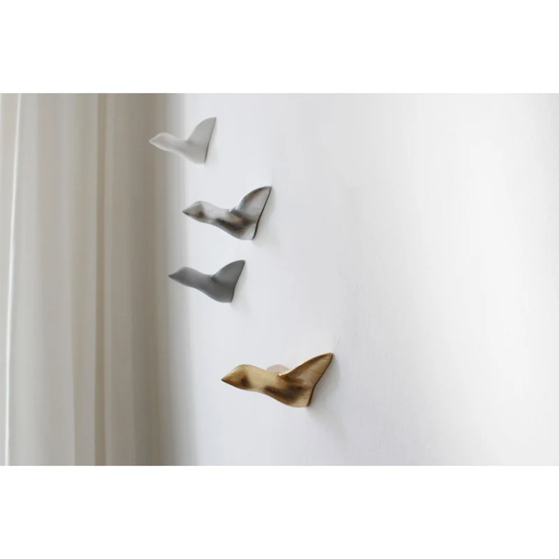 Wandskulptur - gemischter Vogelschwarm (4 Stk., weiß, gold, grau und silber)