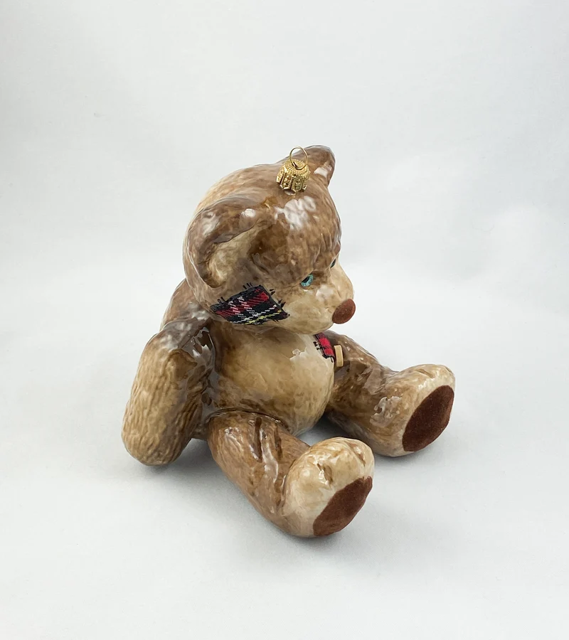 Brauner Teddybär mit Stoff-Flicken AtlasArt