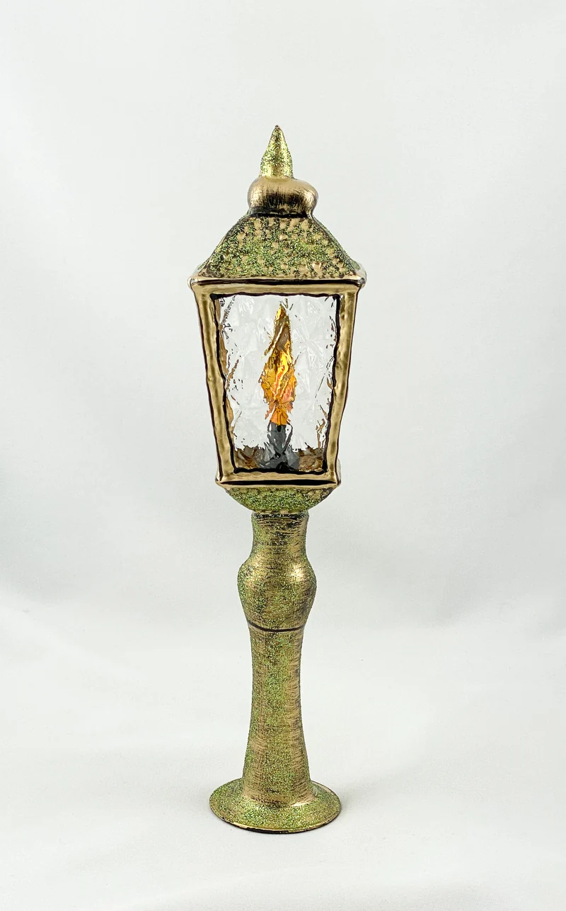 Grosse goldene Laterne mit Kerze zum Stellen