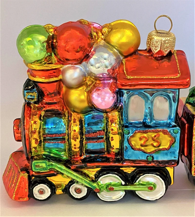 Weihnachtslokomotive mit Anhänger