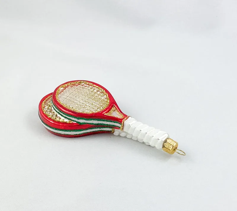 Tennisschläger mit gelbem Ball