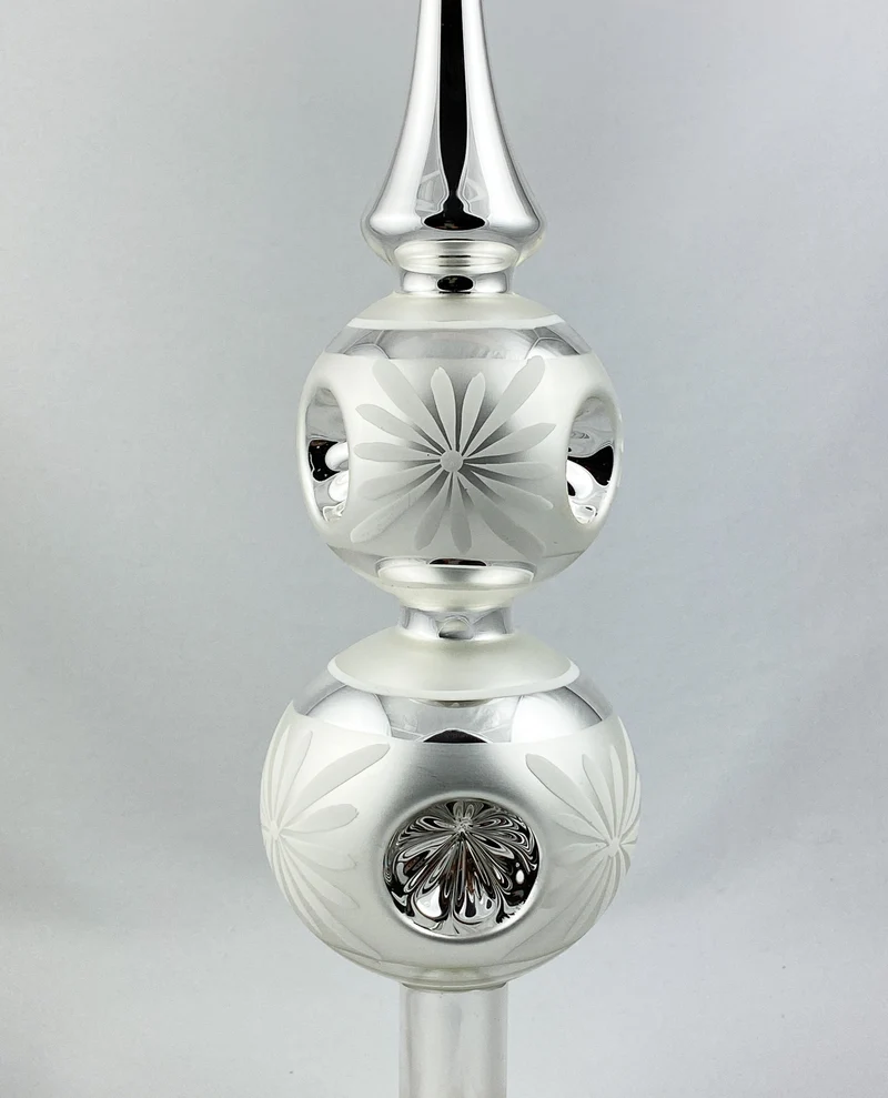 Baumspitze Silber, zwei Kugeln mit Reflex, mit weissem Blüten-Motiv