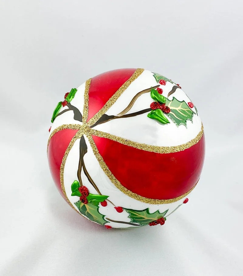 Weiss rot diagonal gestreifte Kugel mit Stechpalmen Dekor