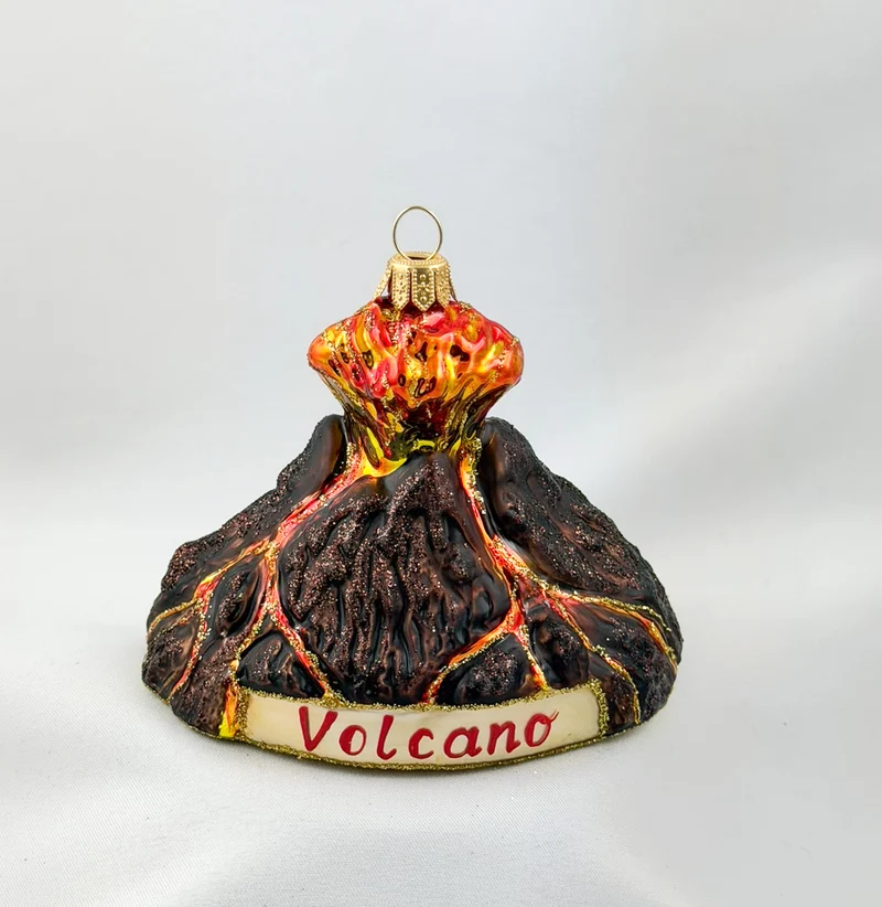 Vulkan spuckt Lava