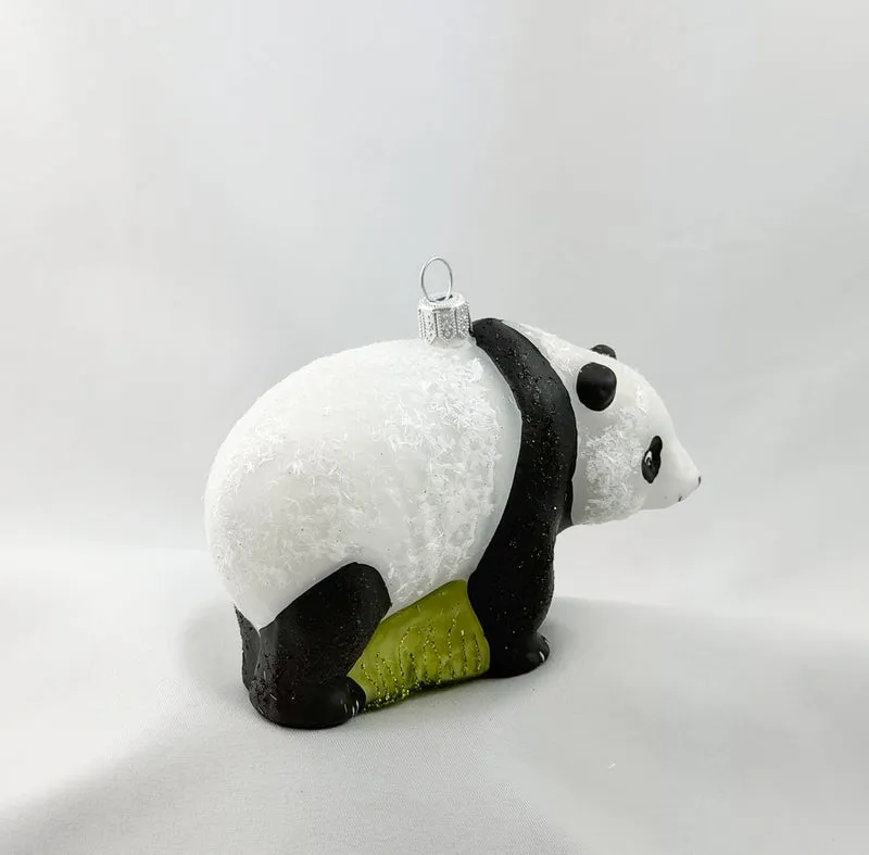 Stehender Panda-Bär