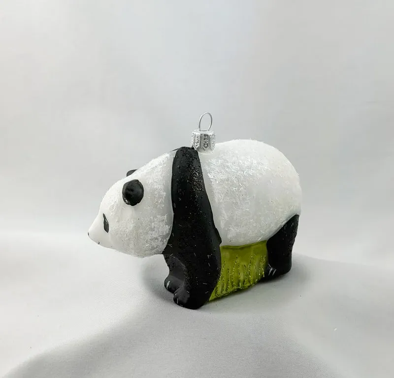 Stehender Panda-Bär