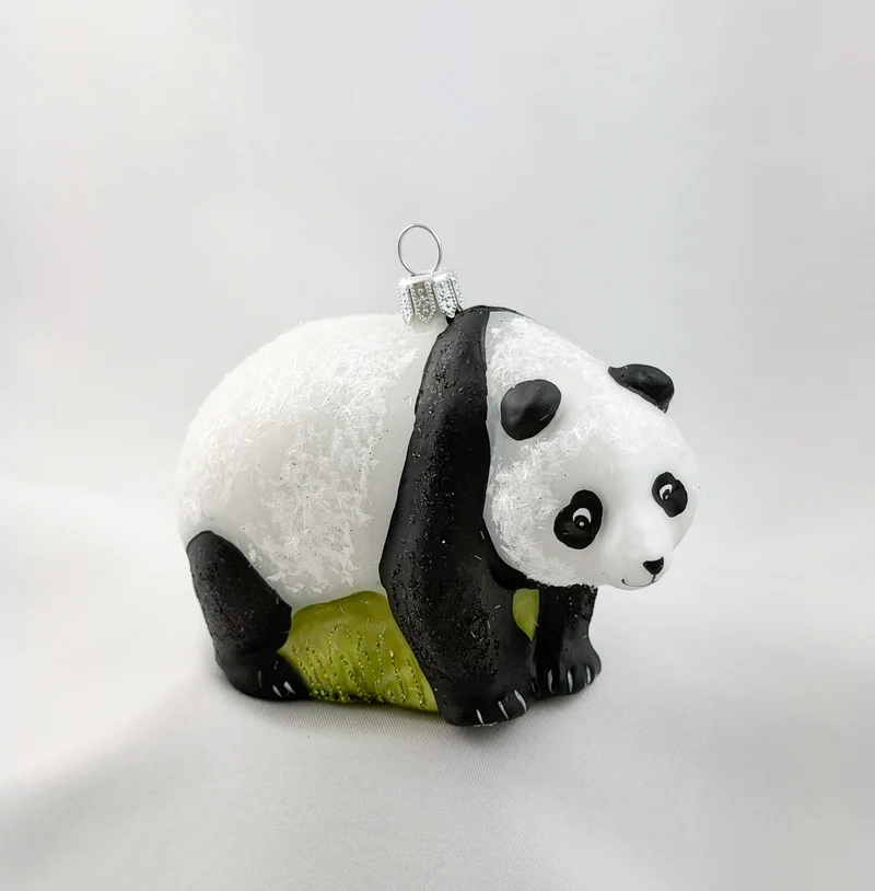Stehender Panda-Bär