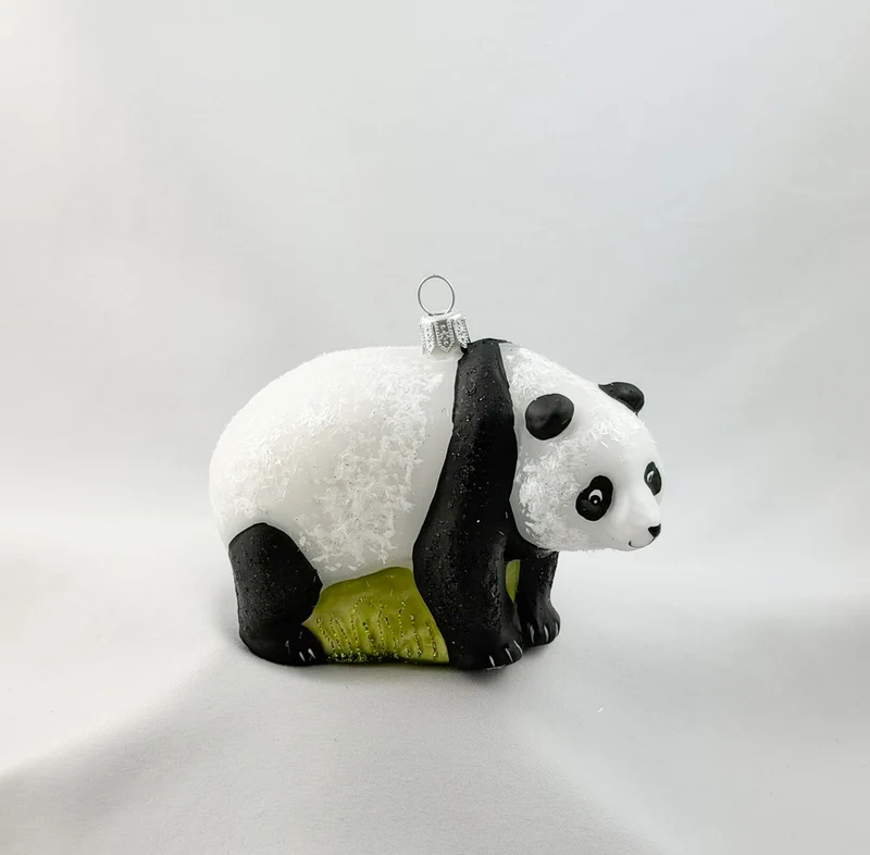 Stehender Panda-Bär
