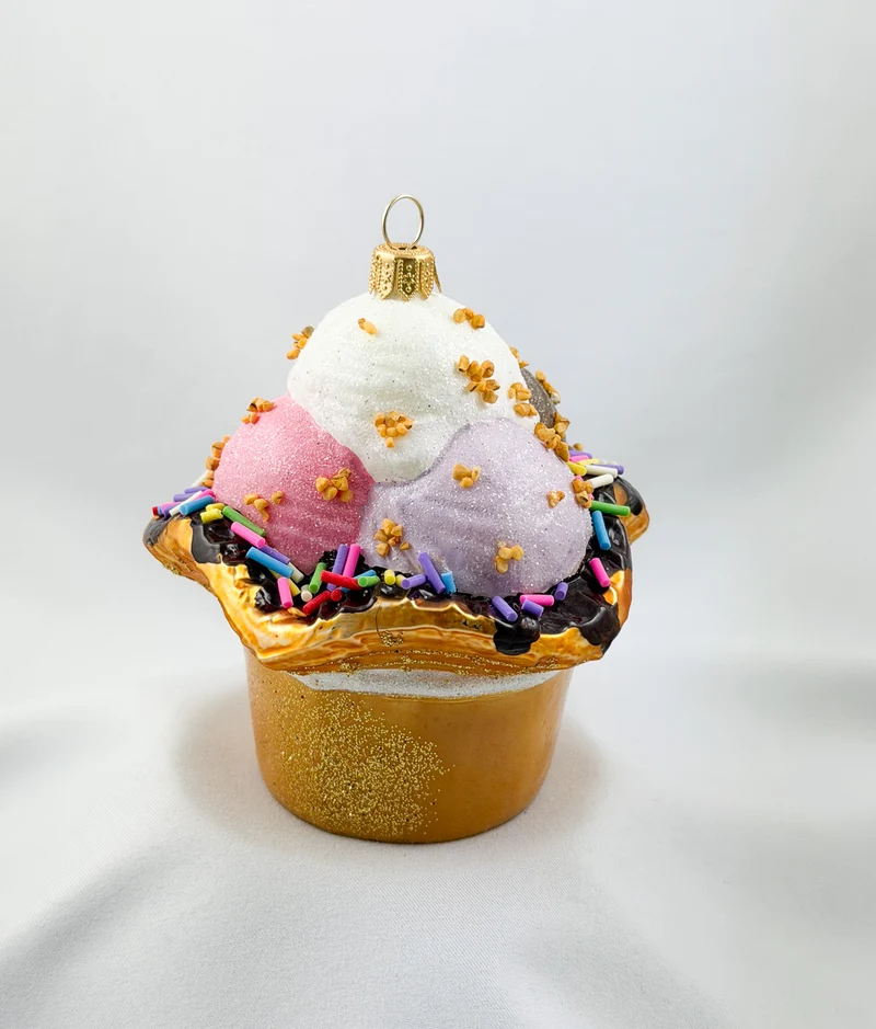 Grosser Waffel-Eisbecher