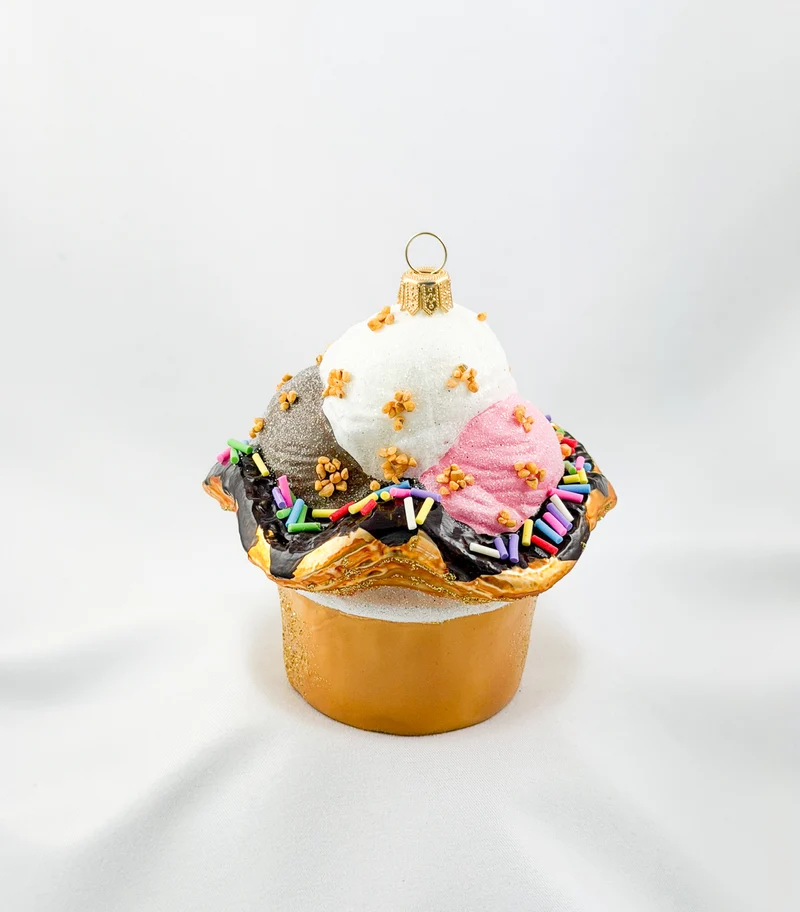 Grosser Waffel-Eisbecher