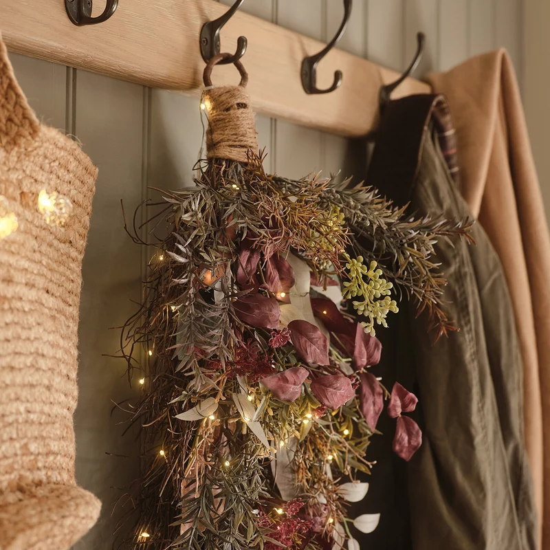 Set aus Kranz & Wandstrauß für Herbst und Winter mit integrierter Beleuchtung