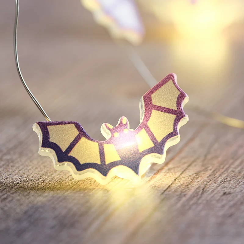 Halloween-Set: Glaskuppel mit LED Fledermaus-Lichterkette