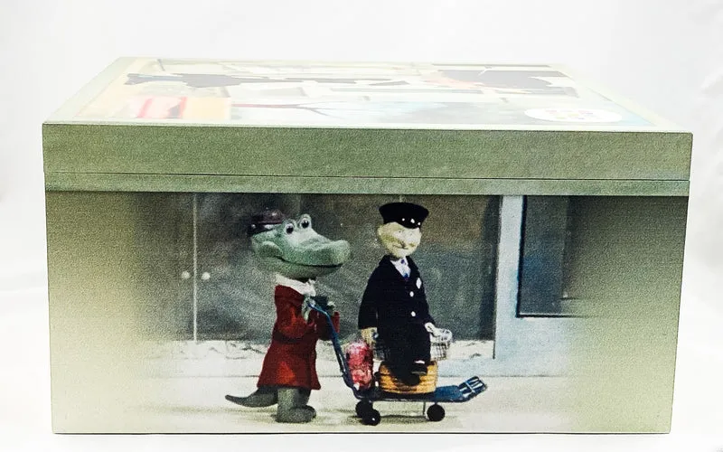 Chapeau- Chlaque, altes Weiblein, und Ratte Lariska, in Holzbox, AtlasArt