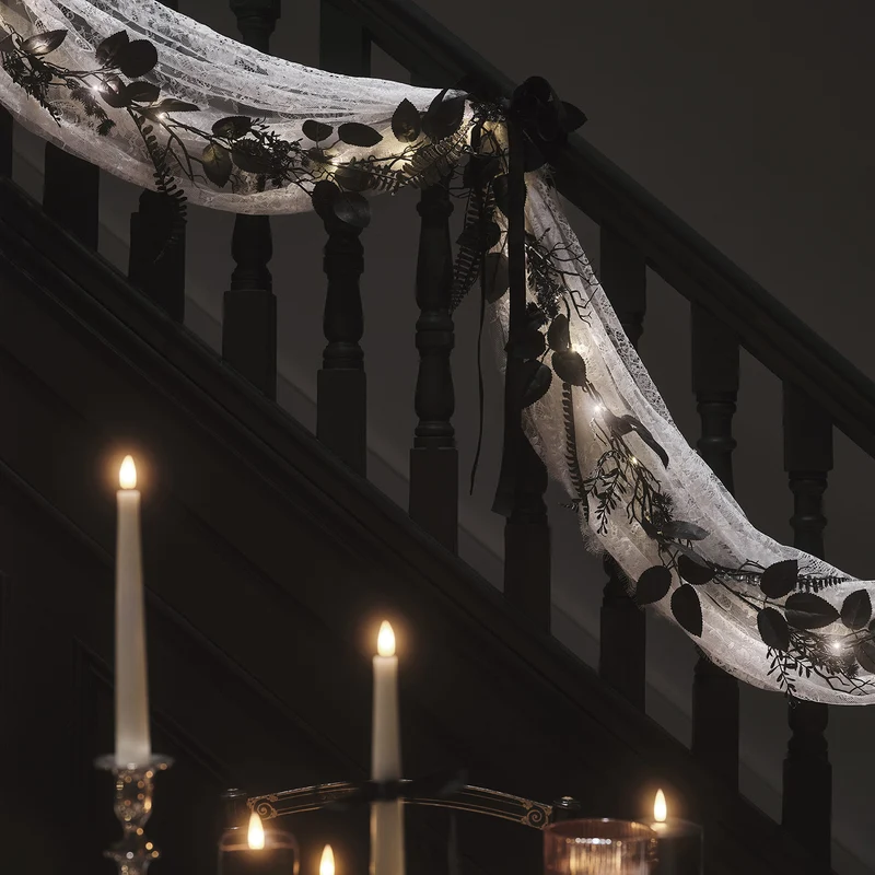 1,8m Halloweengirlande schwarzes Laub mit Beleuchtung