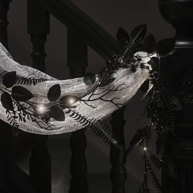 1,8m Halloweengirlande schwarzes Laub mit Beleuchtung