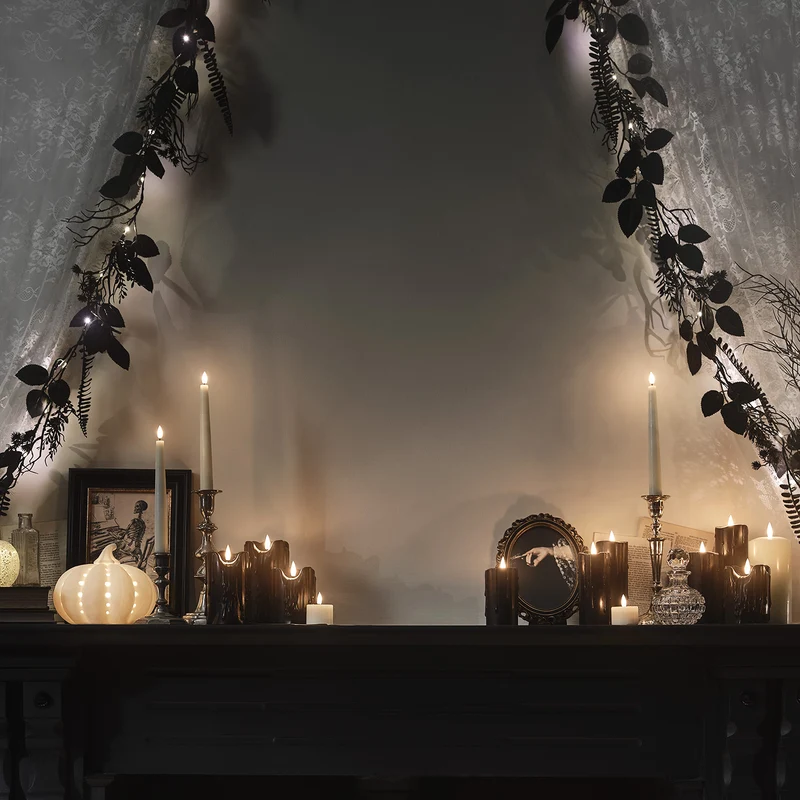 1,8m Halloweengirlande schwarzes Laub mit Beleuchtung