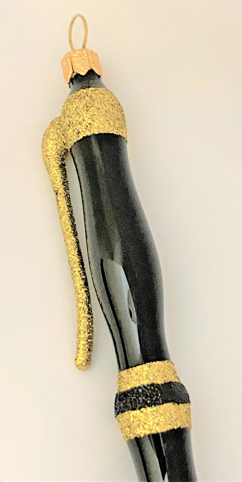 Füllfeder schwarz mit Golddekor