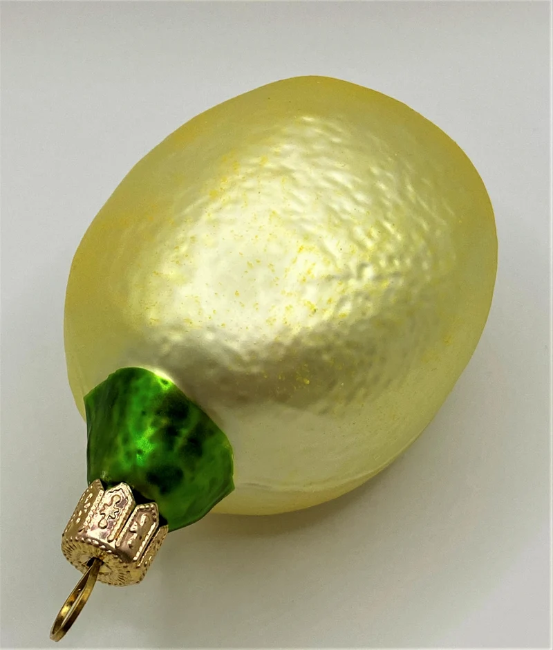 Ganze Zitrone