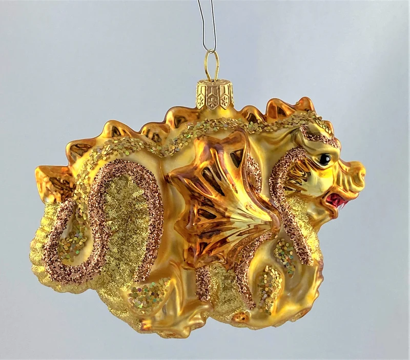 Goldener chinesischer Drachen
