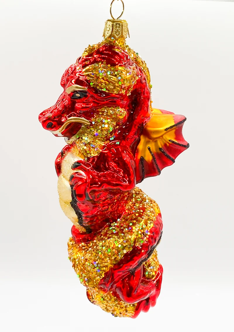 Rotgoldener chinesischer Drachen