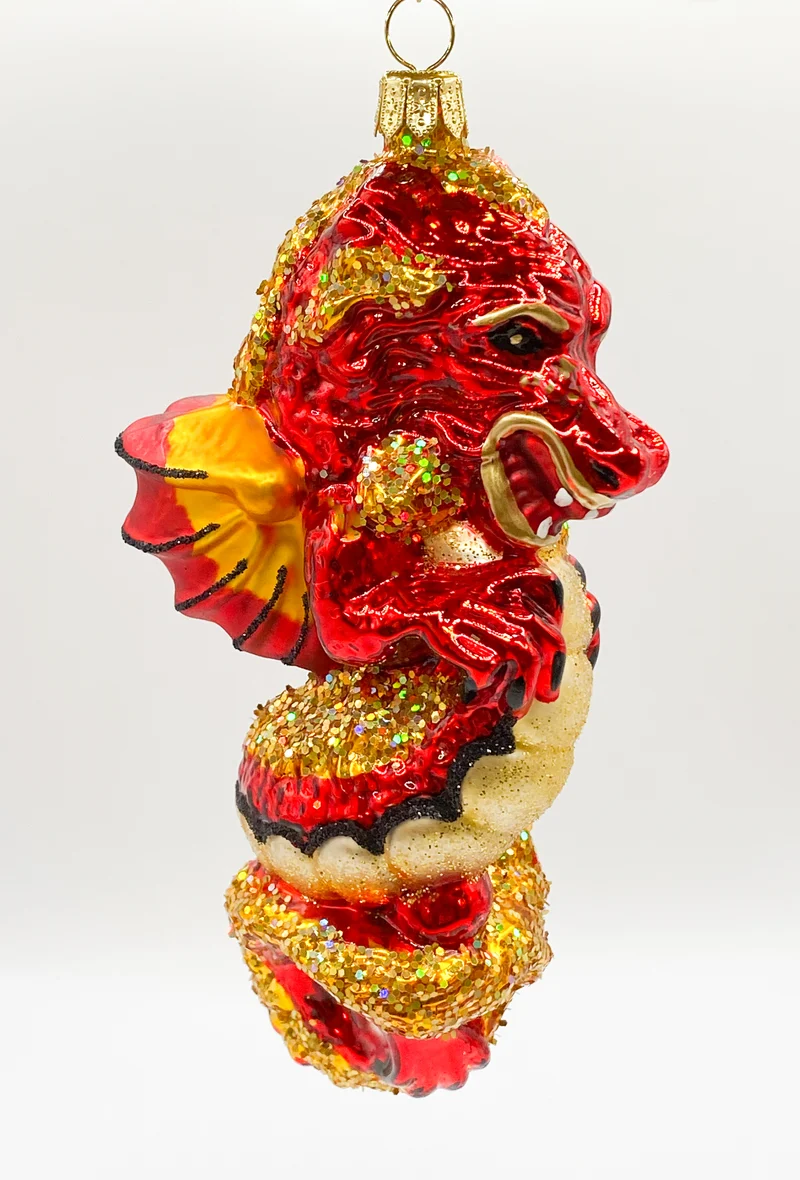 Rotgoldener chinesischer Drachen