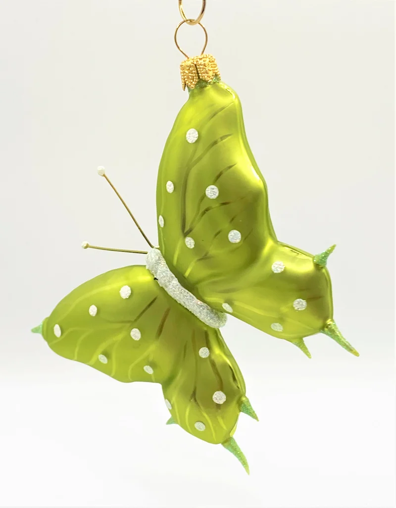 Schmetterling hellgrün, weisse Tupfen