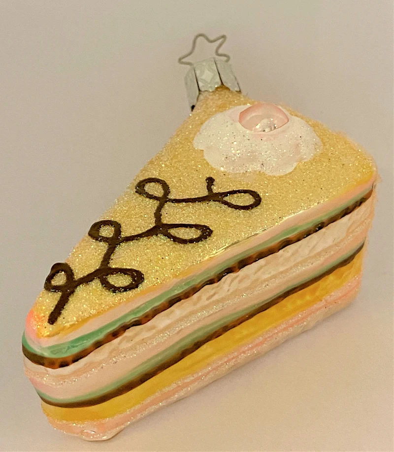 Buttercremetorte mit Schokoladendekor