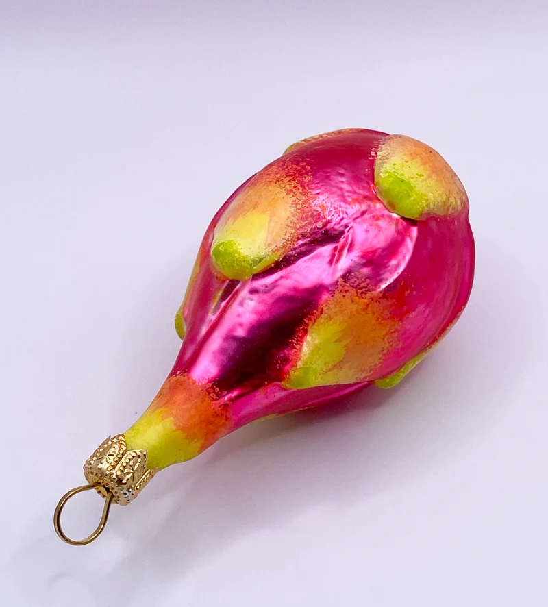 Ganze Drachenfrucht
