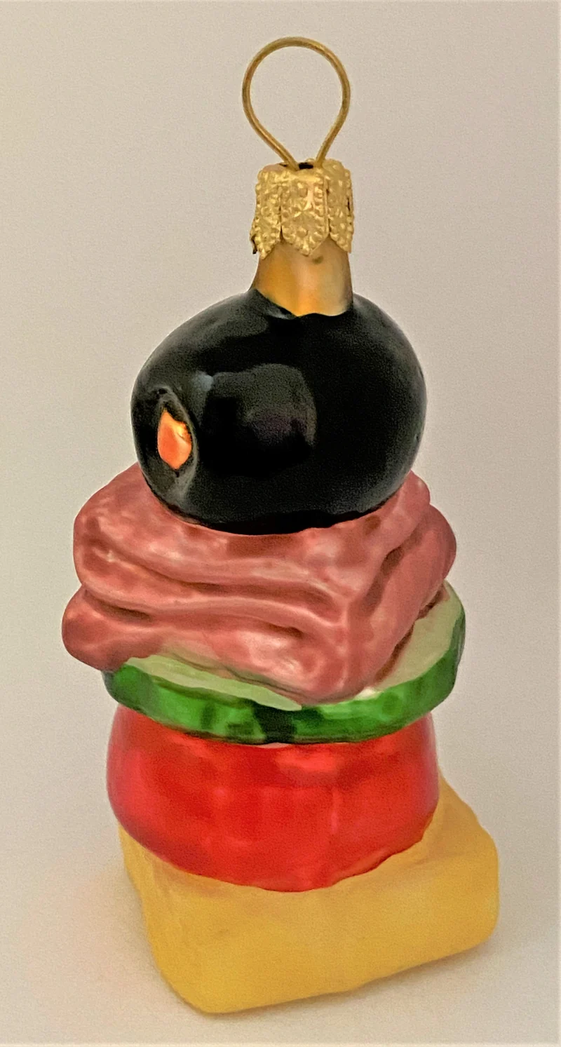 Häppchen mit schwarzer Olive