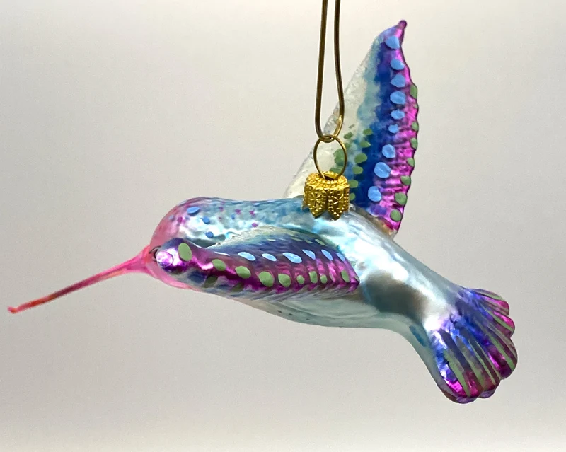 Kolibri Flügel ausgebreitet, Schnabel pink