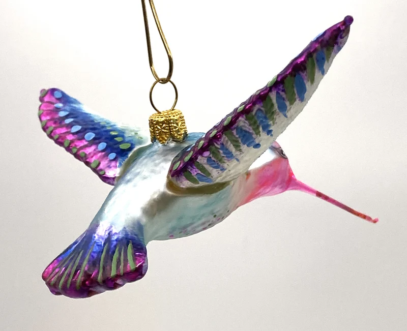 Kolibri Flügel ausgebreitet, Schnabel pink