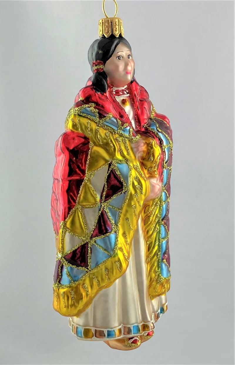 First Nation Frau in traditionellem Gewand