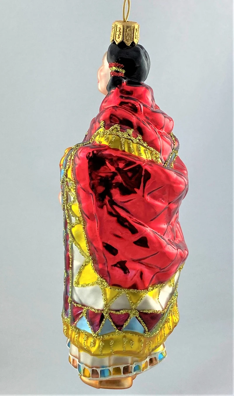 First Nation Frau in traditionellem Gewand