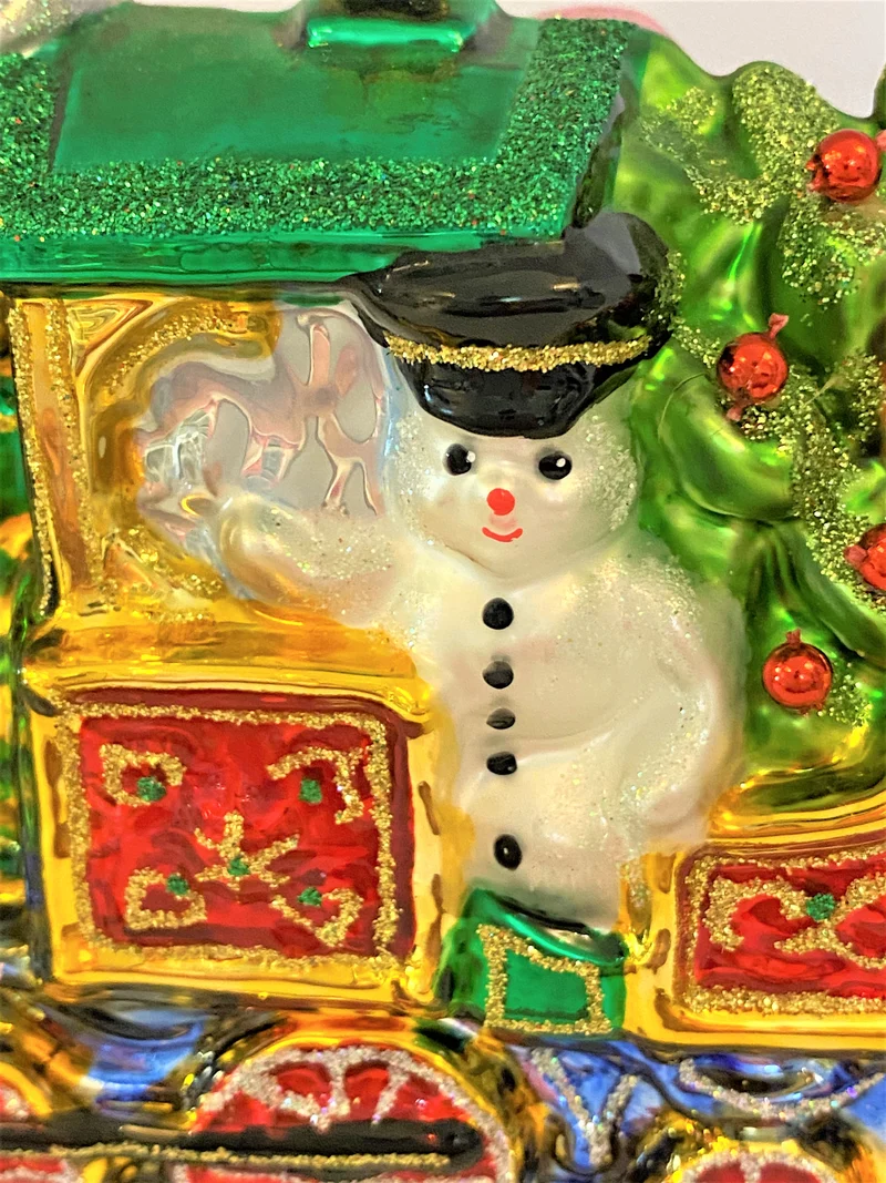 Santa bringt die Geschenke mit der Lokomotive