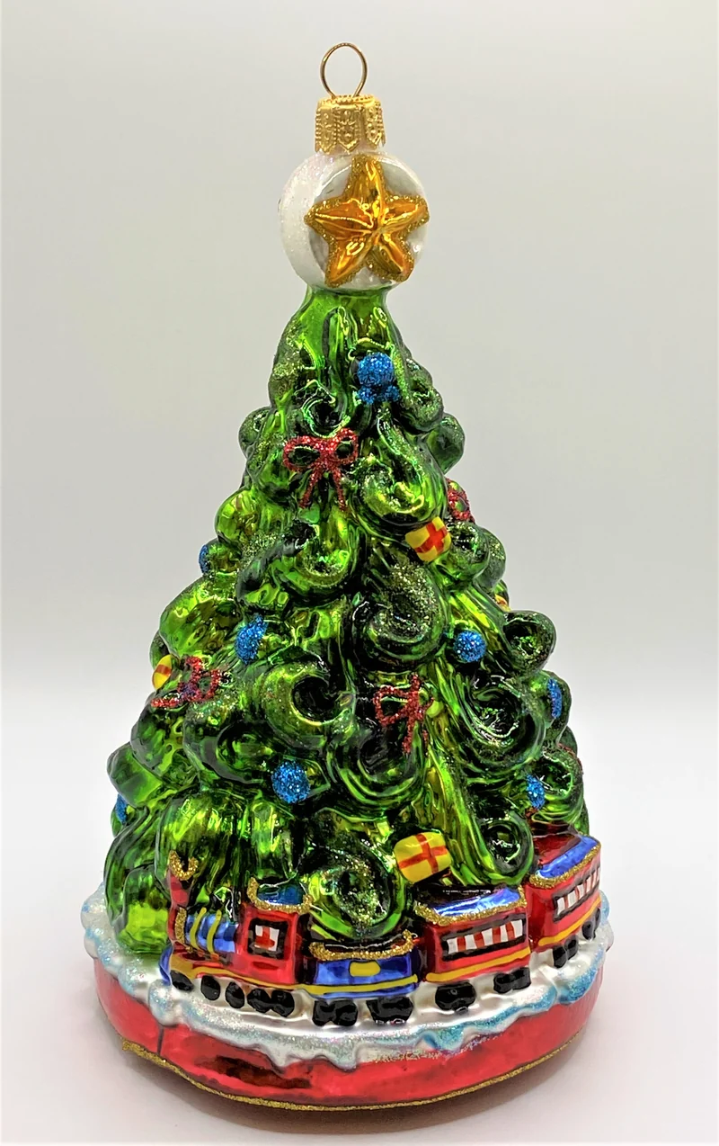 Christbaum mit Weihnachts-Zug