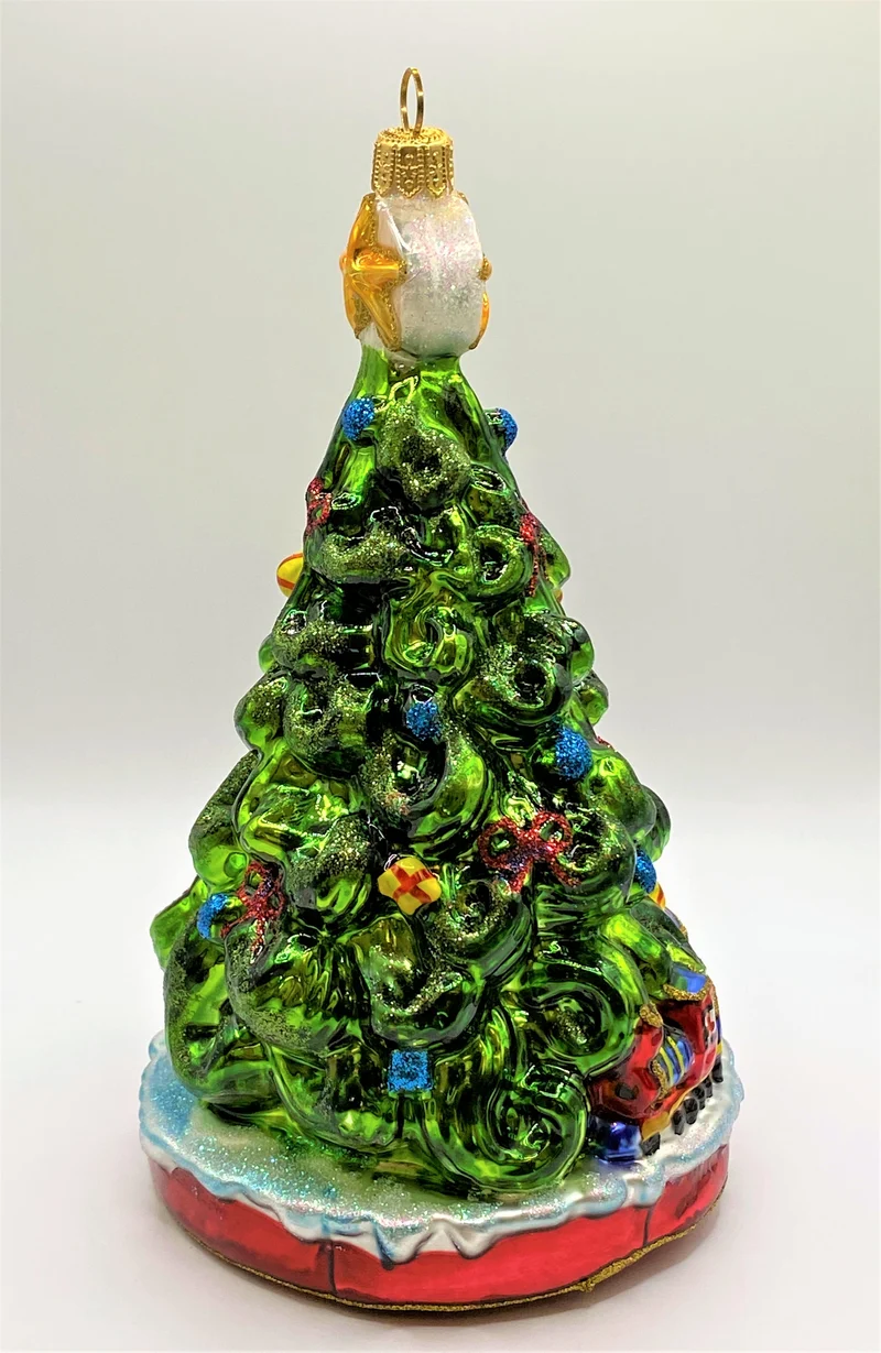 Christbaum mit Weihnachts-Zug