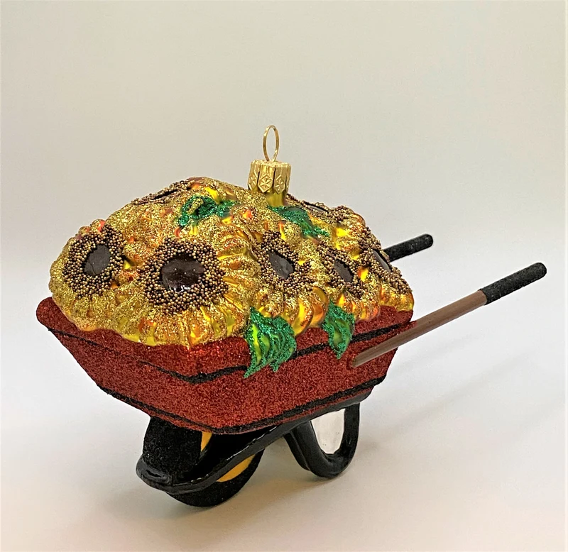 Schubkarre mit Sonnenblumen