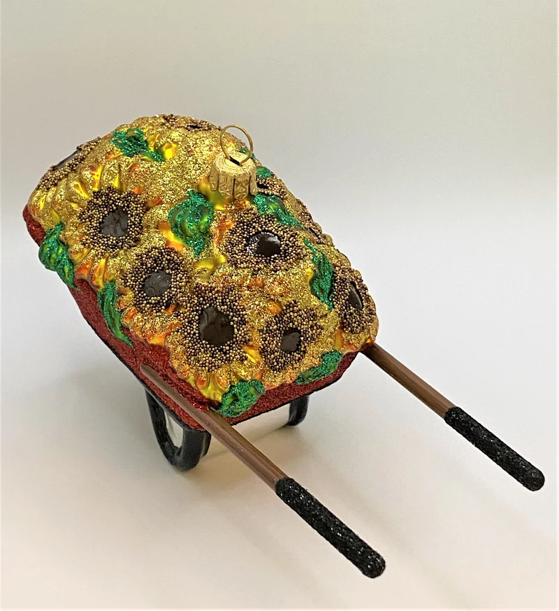 Schubkarre mit Sonnenblumen