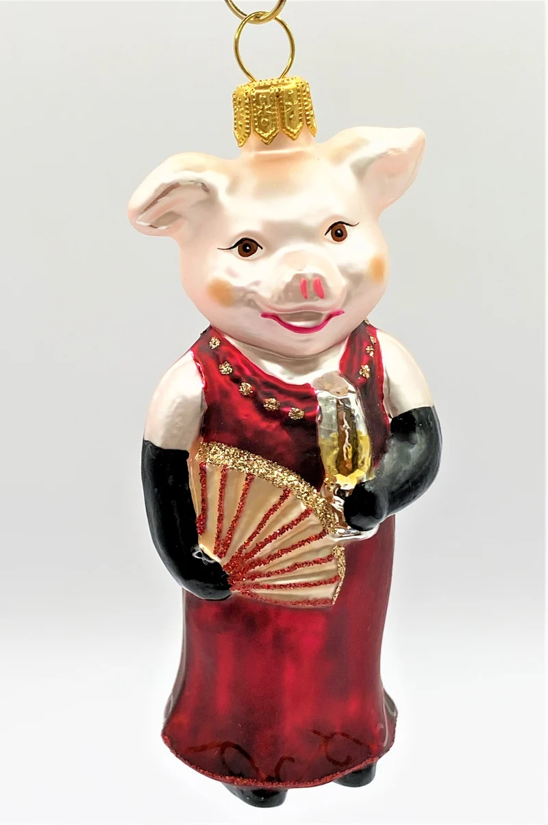 Schweinchendame in der Festrobe