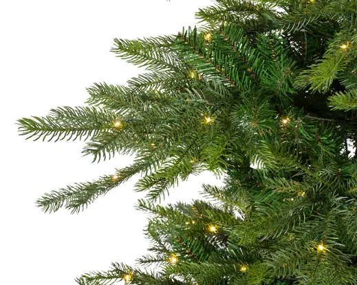 Künstliche Tanne mit integrierter Lichterkette