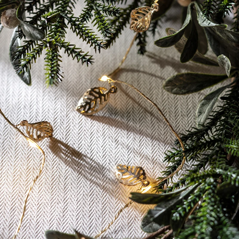 Batteriebetriebene 20er Mikro-LED-Lichterkette mit goldenen Blättern in Warmweiß
