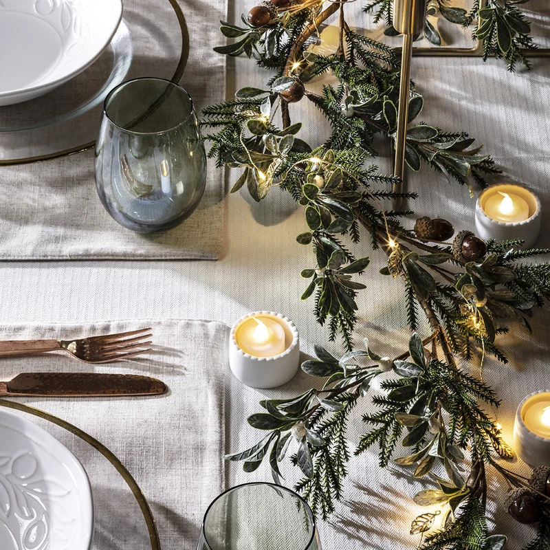 Batteriebetriebene 20er Mikro-LED-Lichterkette mit goldenen Blättern in Warmweiß